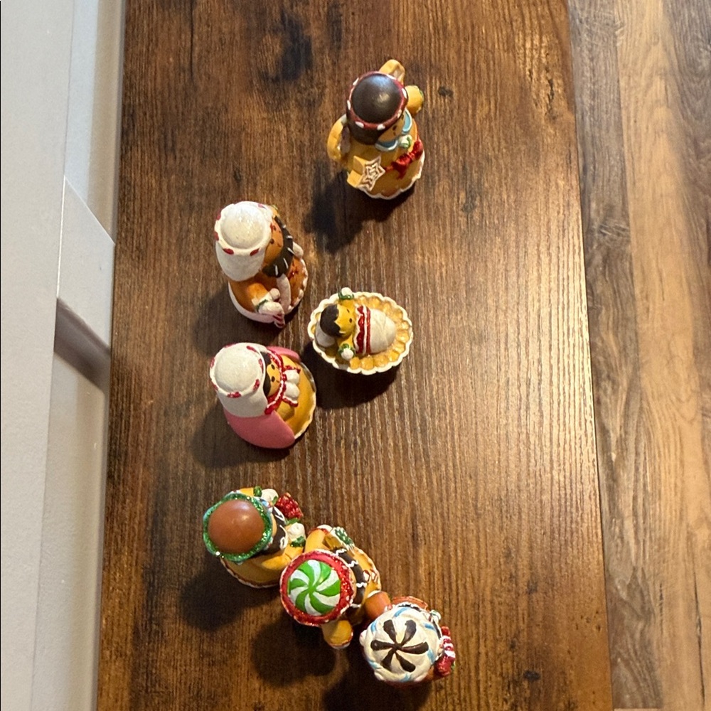 Gingerbread Nativity Figurine Set - Picture 5 of 9